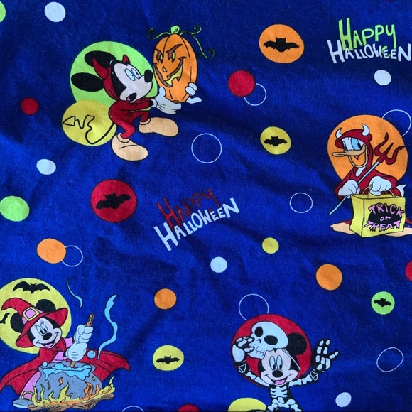 Disney Happy Halloween Minnie Mickey Mouse Pumpkins Bats Cotton Nurse Scrub Top - Picture 6 of 9